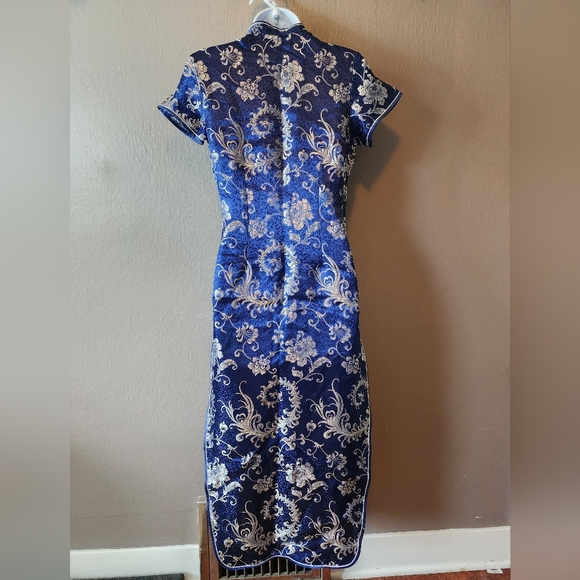 Golden Dragon Silk Feel Asian Lounge Dress - Picture 5 of 6